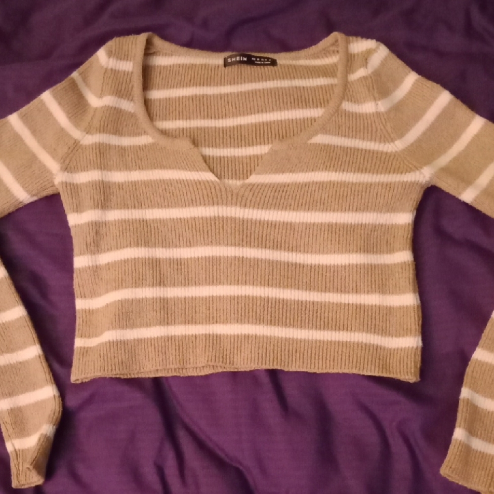 SHEIN Tan and White Striped V-Neck Sweater Size XS Great Condition - Picture 4 of 4